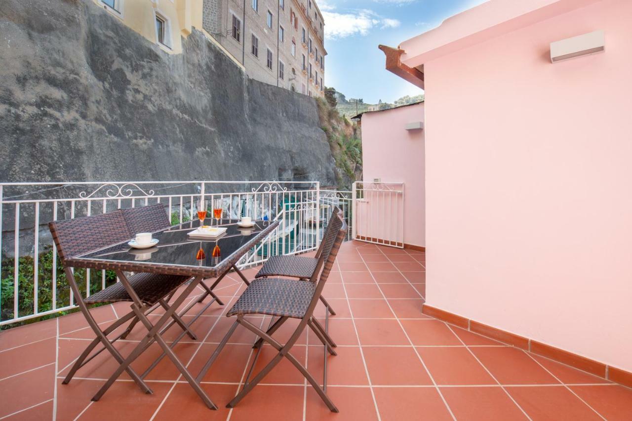 Caruso Sea View Hotel Sorrento Exterior photo