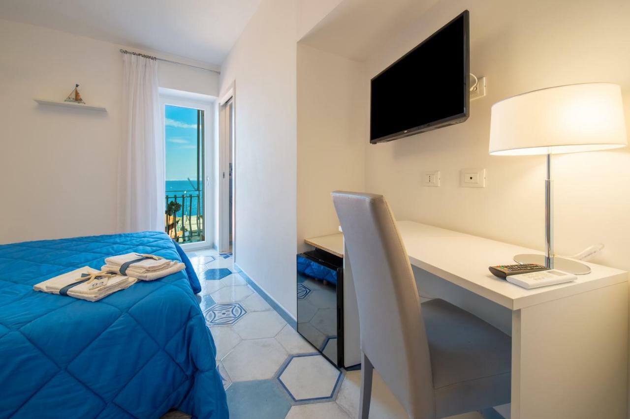 Caruso Sea View Hotel Sorrento Exterior photo